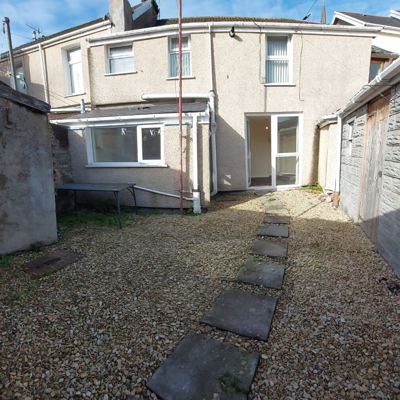 3 bedroom property to let in Inkerman Street, LLANELLI - £850 pcm