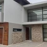 Rent a room of 320 m² in eThekwini