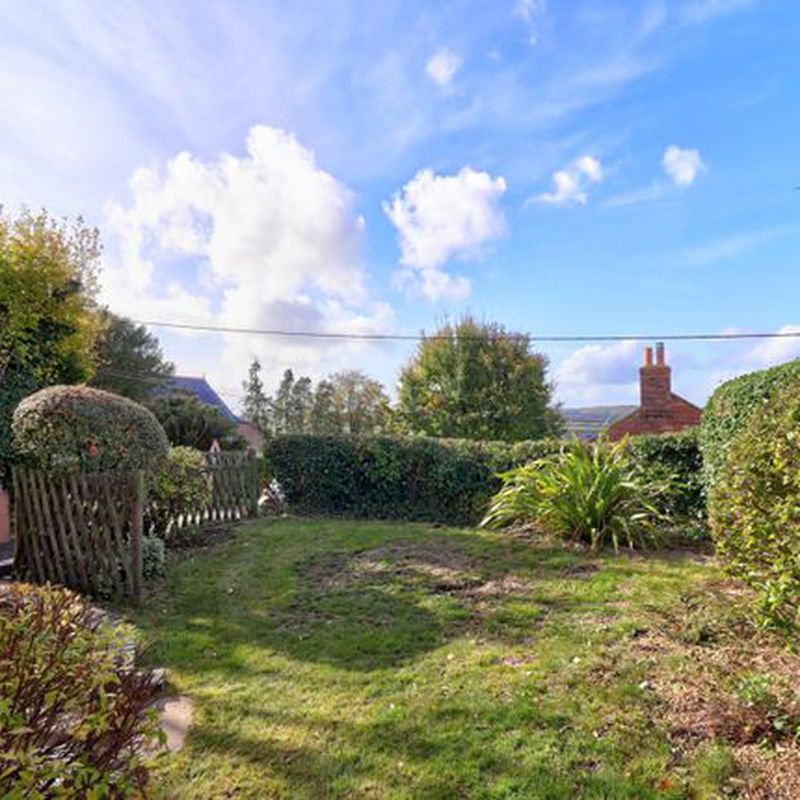 Detached house to rent in Lower Road, Loosley Row, Princes Risborough, Buckinghamshire HP27