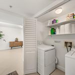 Rent 2 bedroom apartment of 1810 m² in Miami