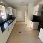 Rent 3 bedroom house of 308 m² in Dubai