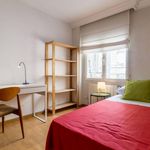 Rent 8 bedroom apartment in València
