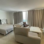 Rent 4 bedroom apartment of 200 m² in Puerto Banús