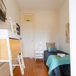 Rent a room of 40 m² in Porto