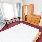 Rent 5 bedroom apartment in Bournemouth