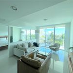 Rent 2 bedroom apartment of 942 m² in Miami Beach