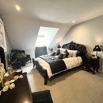 Rent 4 bedroom house in Camberley