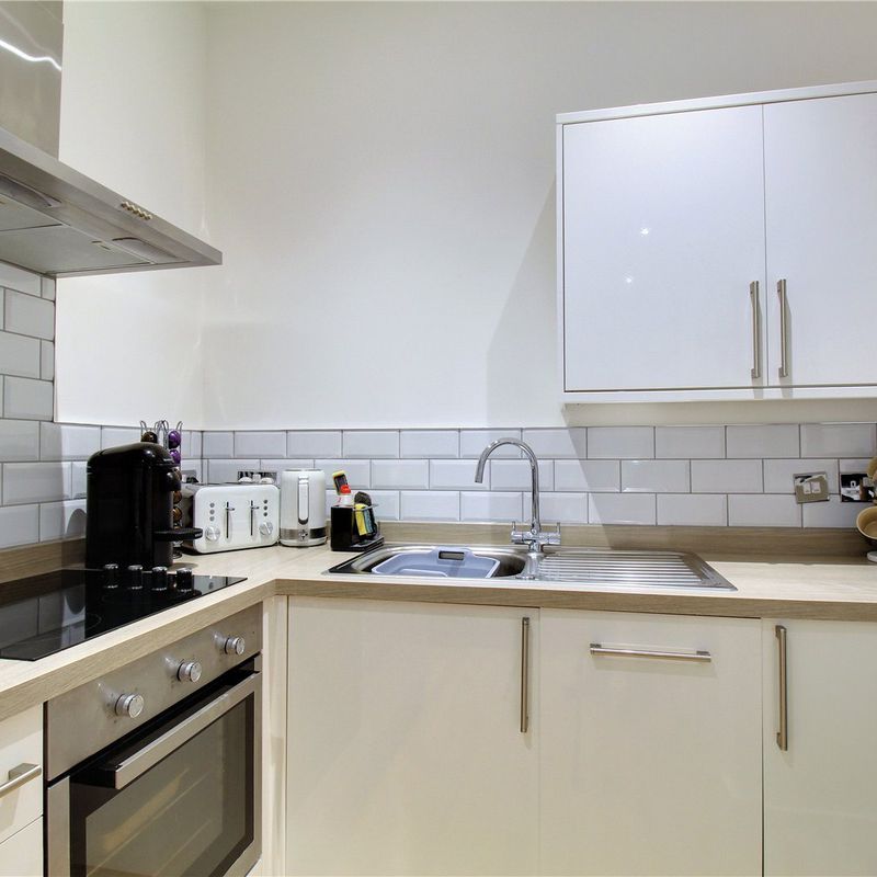 1 BEDROOM Flat/Apartment at 14 Providence House,Hook,RG27,9FF, England Holt