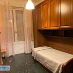 Affitto 4 camera appartamento di 136 m² in Genova