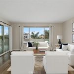 Rent 2 bedroom apartment of 102 m² in Corona Del Mar