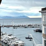 Rent 5 bedroom apartment of 250 m² in Napoli