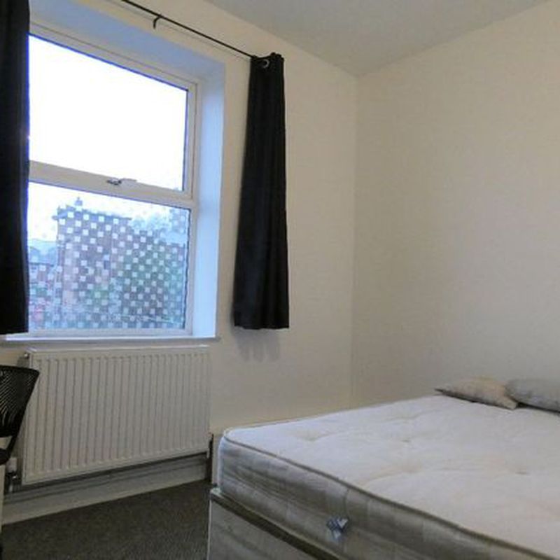 Room to rent in Flat 3 Hill Street, Stoke-On-Trent ST4 Stoke-upon-Trent