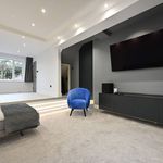Rent 4 bedroom house of 168 m² in Chertsey