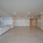 Rent 3 bedroom apartment of 196 m² in Colombo
