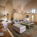 Affitto 2 camera appartamento di 160 m² in Firenze