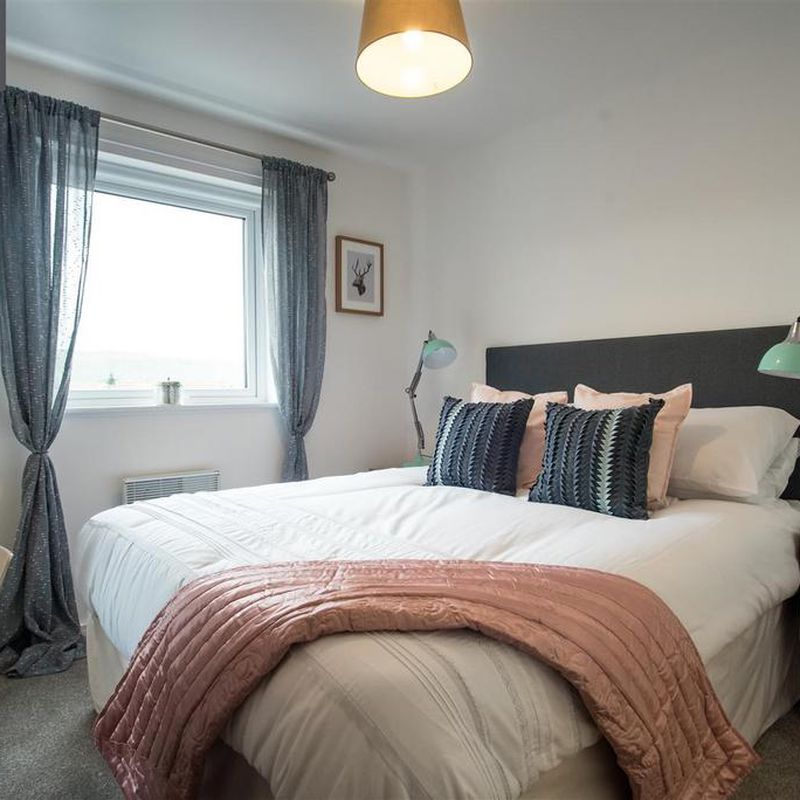 2 bedroom apartment to rent Martinscroft