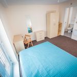 Rent 5 bedroom flat in Newcastle