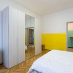 Rent a room of 78 m² in Milano