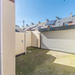 Rent 5 bedroom house in Newcastle