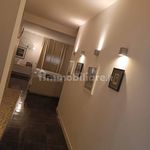 Affitto 3 camera appartamento di 130 m² in Verona