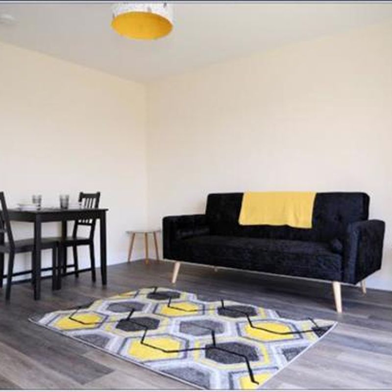 1 bedroom property to let in Wern Terrace, Port Tennant, SWANSEA - £750 pcm