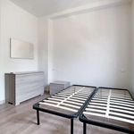 Rent a room of 90 m² in Milano