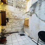  appartement avec 1 chambre(s) en location à Arles