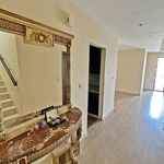 Rent 3 bedroom house of 215 m² in Dubai