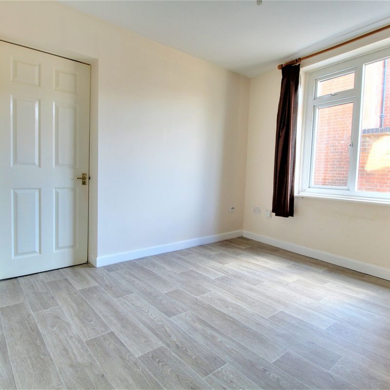 1 BEDROOM Flat/Apartment at 2 Rosemary House 51A Lynchford Road,Farnborough,GU14,6EJ, England