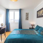 Appartement de 94 m² avec 5 chambre(s) en location à Saint-Pavace