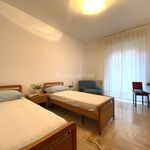 Affitto 5 camera appartamento di 152 m² in Forlì