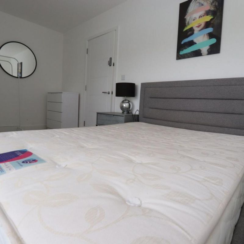 Cool double ensuite bedroom close to North Greenwich tube station Westcombe Park