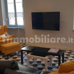 Affitto 4 camera appartamento di 95 m² in Bologna