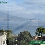 Rent 5 bedroom apartment of 185 m² in Napoli