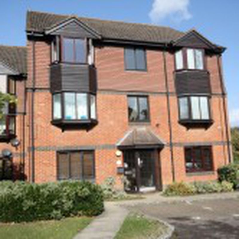 To Let £1,275pcm (Fees Apply) Foxhills, Woking Horsell
