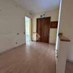 Affitto 5 camera appartamento di 250 m² in Cosenza