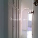 Affitto 5 camera appartamento di 135 m² in Napoli
