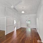 Rent 3 bedroom house of 9490 m² in Cairns