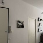 Rent 5 bedroom apartment of 85 m² in Genova