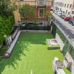 Rent a room of 469 m² in Milano