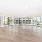 Rent 3 bedroom apartment of 145 m² in Brentford