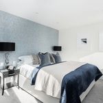 Rent 3 bedroom flat in Ealing Green