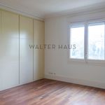 Rent 5 bedroom apartment of 241 m² in Barcelona