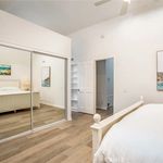 Rent 3 bedroom apartment of 205 m² in Corona Del Mar