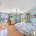 Rent 4 bedroom apartment of 337 m² in Burbank