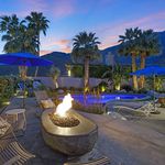 Rent 4 bedroom apartment of 233 m² in Palm Springs