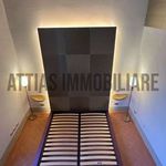 Affitto 5 camera appartamento di 98 m² in Firenze