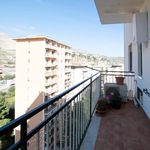 Affitto 5 camera appartamento di 136 m² in Palermo