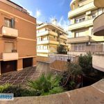 Affitto 3 camera appartamento di 116 m² in Rome