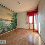Affitto 5 camera appartamento di 145 m² in Napoli